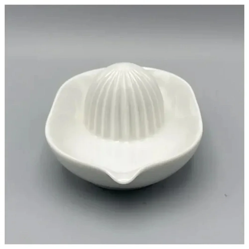 Simple White Ceramic Manual Juicer Lemon‎ Lime Reamer Spout Minimalist